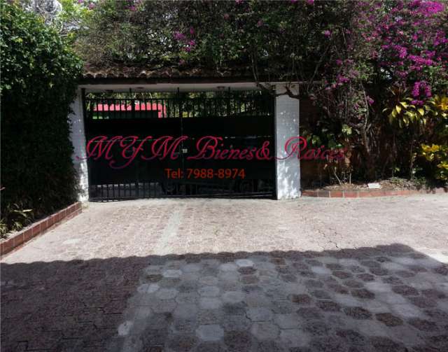 Amplia casa de una planta en venta en colonia escalon, zona itsmania en