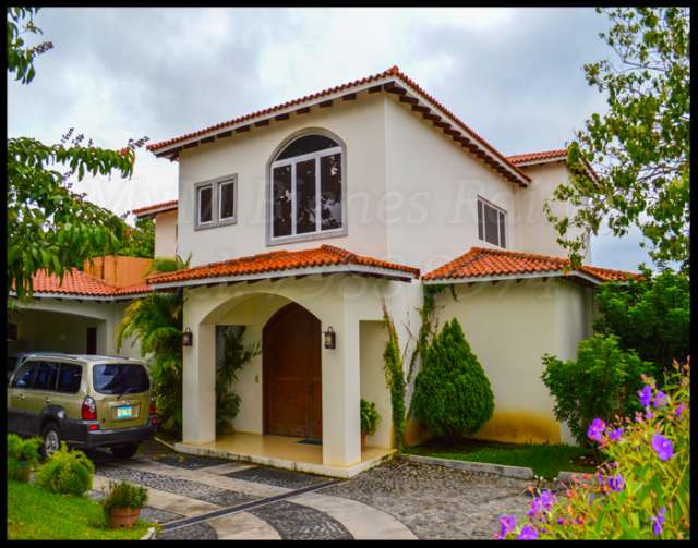 Hermosa, amplia, y lujosa casa en venta en villa tuscania en San Salvador -  Casas en venta | 47335