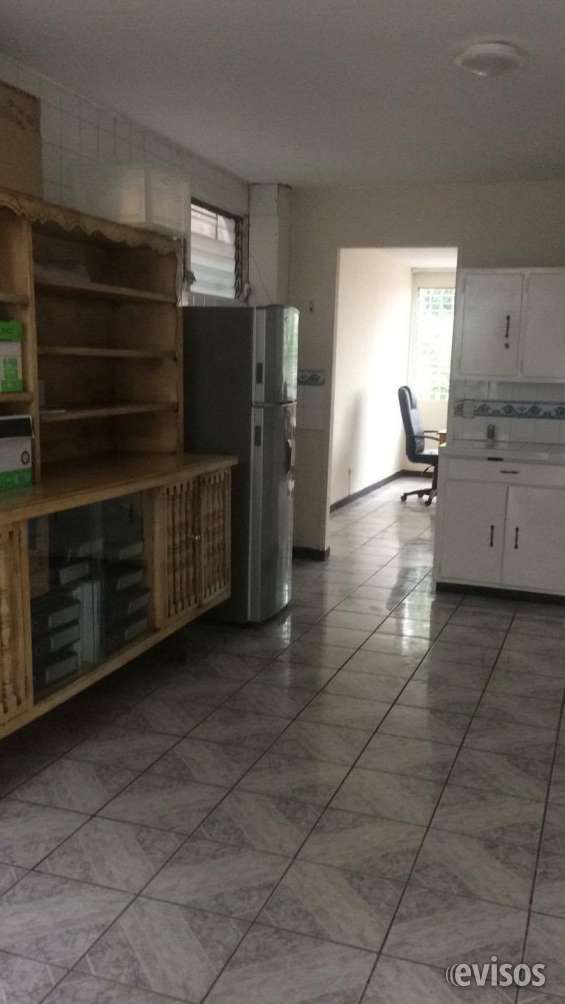 Casa en venta en zona alta de la escalón con inquilino en San Salvador Casas en venta 65196